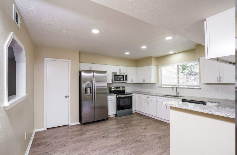 Building Photo - 4401 Dawn Creek Ln