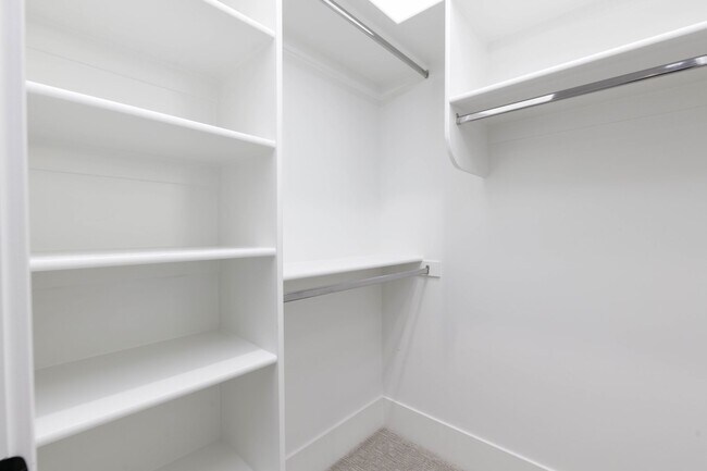 Building Photo - Gorgeous single story with RV Garage in Majestic Fields