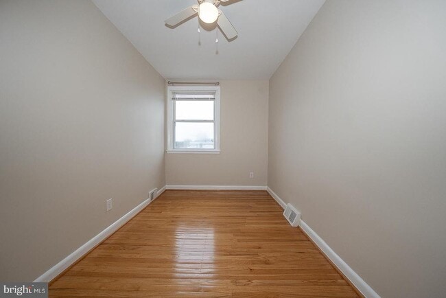 Building Photo - 130 Ivy Ct