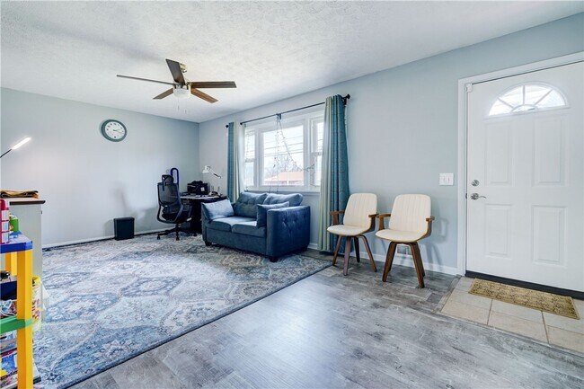 Building Photo - 889 Long Pond Rd