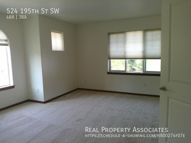 Building Photo - 524 195th St SW