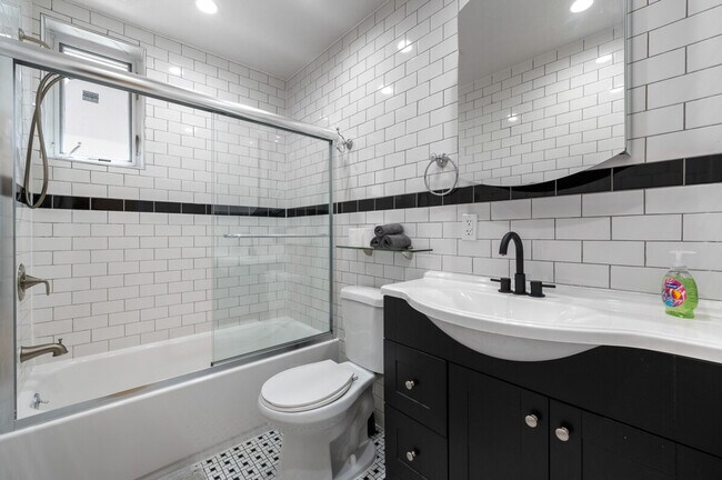 Building Photo - 318 E 62nd St