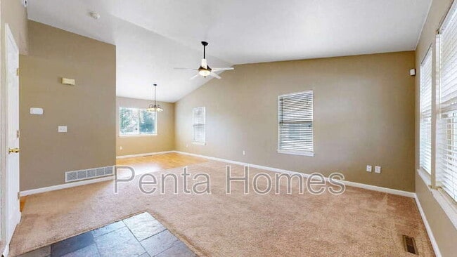 Building Photo - 826 Glenwall Dr