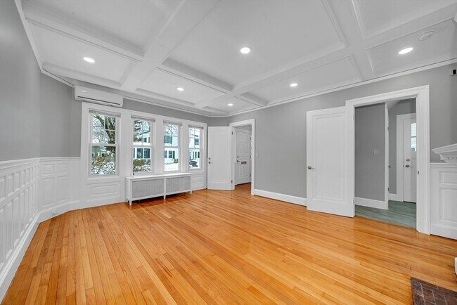 Building Photo - 26 Richardson Ave