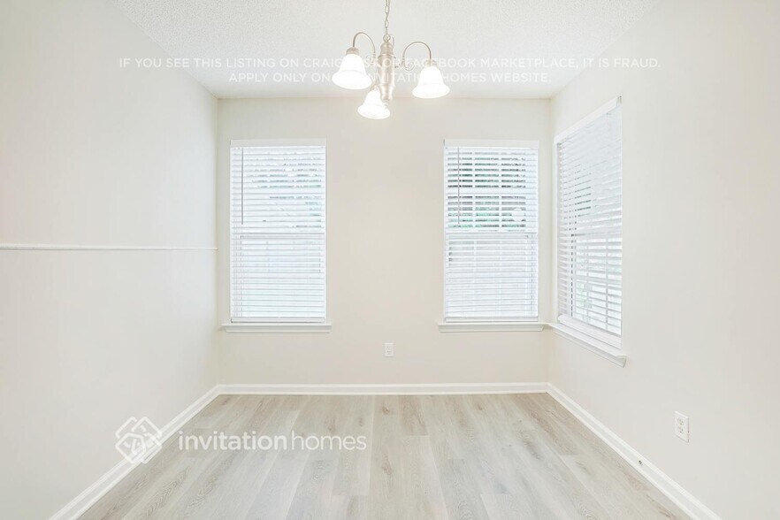 Building Photo - 4855 Larkspur Ln