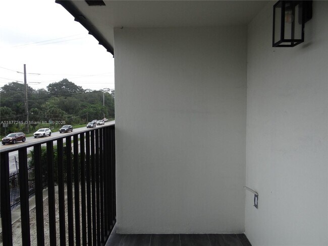 Building Photo - 5980 SW 40th Ave