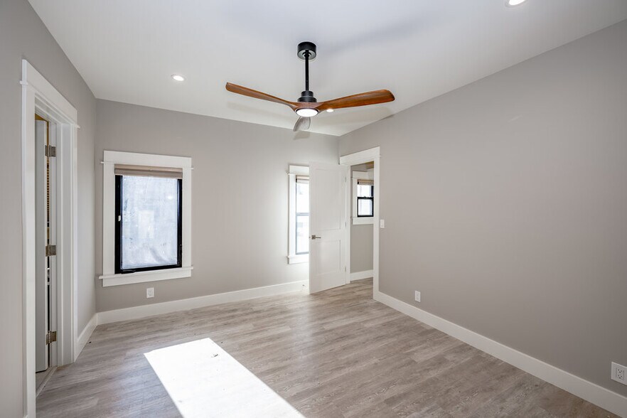 Building Photo - 494 S Marengo Ave