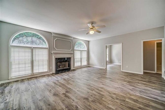 Building Photo - 716 Parkside Dr