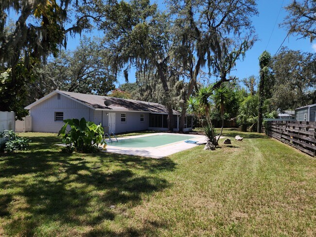 Building Photo - 606 Woodhill Ct