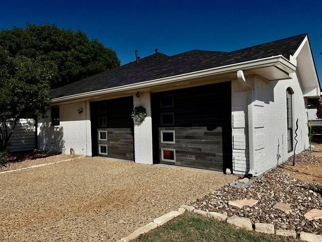 Building Photo - 5838 Manchester Ln