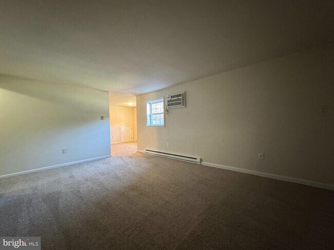 Building Photo - 7 Orchard Hills Dr