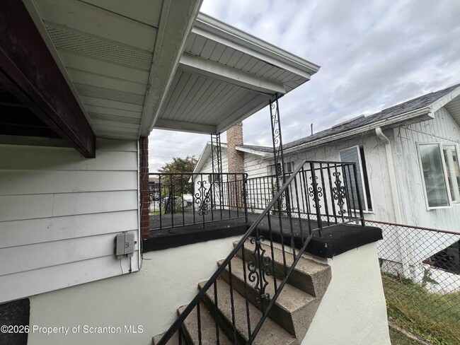 Building Photo - 162 N Third St