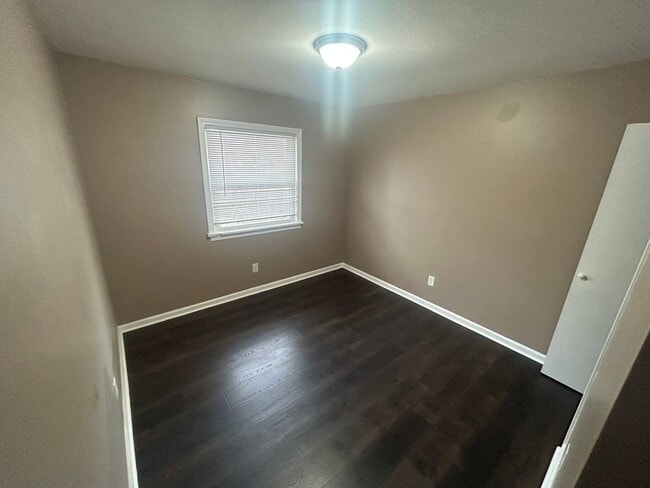 Building Photo - 205 Lesane Ct