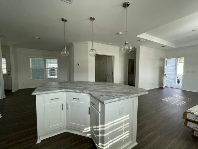 Building Photo - 5018 Windmill Manor Ave