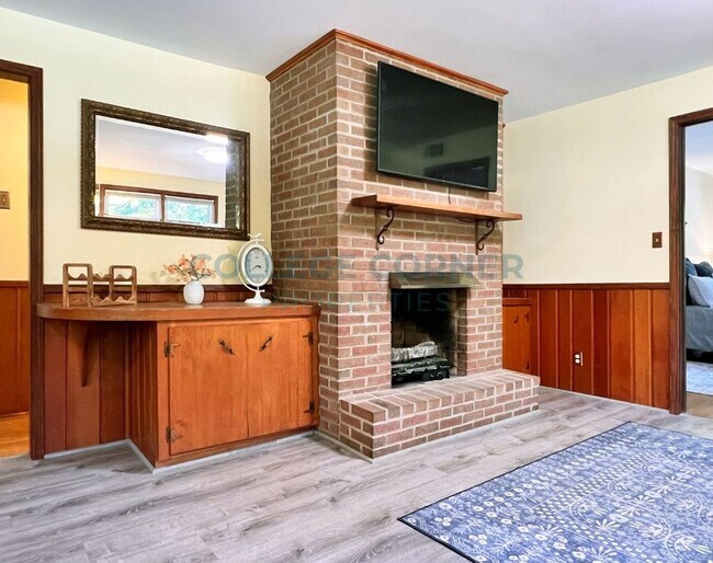 Building Photo - 146 Rosedale Cir