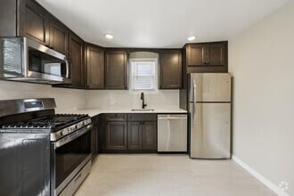 Building Photo - 325 7th St