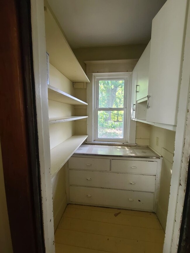 Building Photo - 401 1/2 W Vine St.