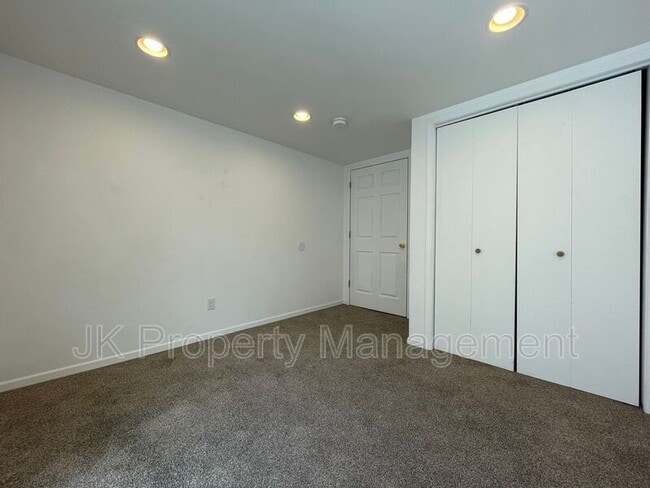 Building Photo - 717 52nd St S