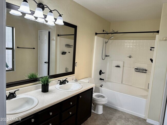 Building Photo - 3435 E Longhorn Dr