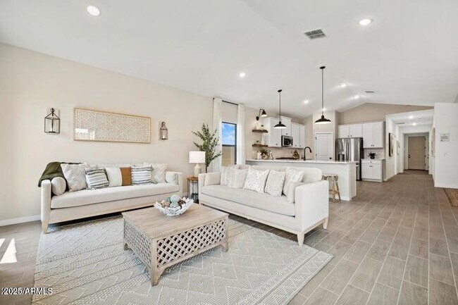 Building Photo - 7442 S 76th Dr