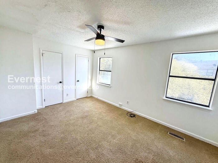 Building Photo - 5521 St James St