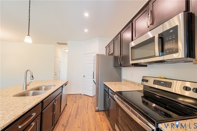 Building Photo - 18372 Palisades Ct