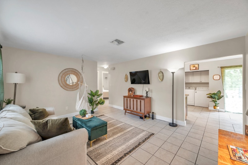 Building Photo - 3371 N Bay Ave