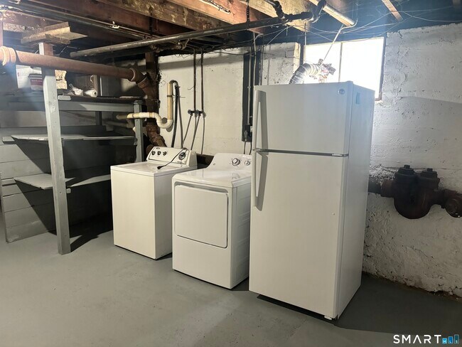 Building Photo - 10 Glendenning St