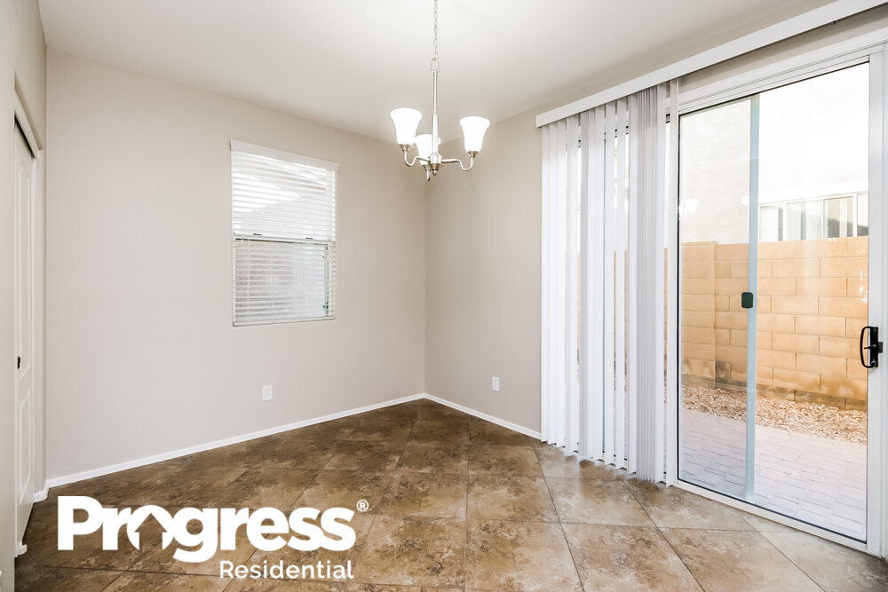 Building Photo - 4145 E Carla Vista Dr