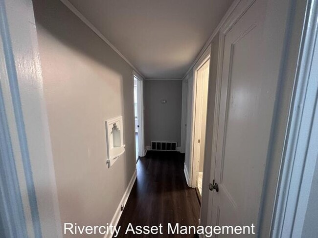 Building Photo - TWO-STORY BEAUTY IN BERCLAIR!!!! SECTION 8...