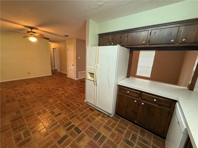 Building Photo - 5528 Cortez Dr