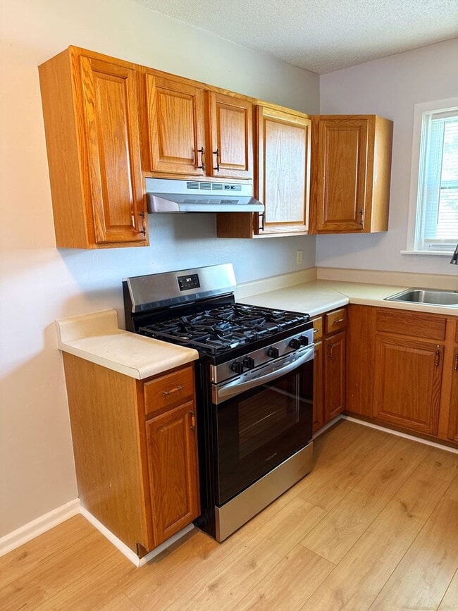 Building Photo - Move in Ready...917 Grand Ave, Madison, IL...