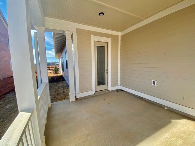 Building Photo - Love Clift Farm? This home is Amazing