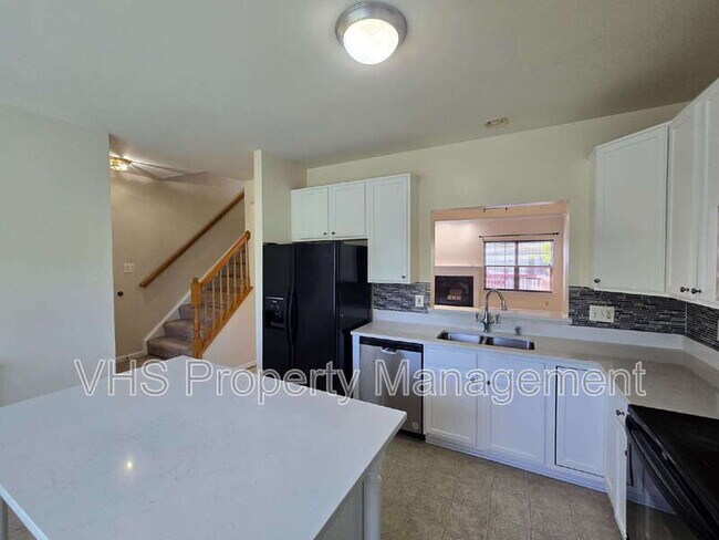 Building Photo - 6186 Library Ln