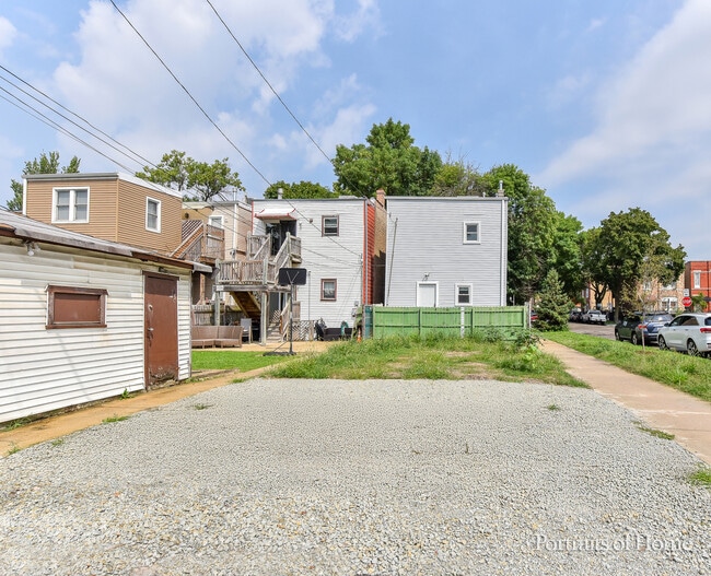 Building Photo - 3501 W Le Moyne St