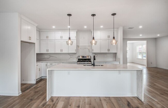 Building Photo - Elegant Midtown Memphis Single-Family Home for Lease