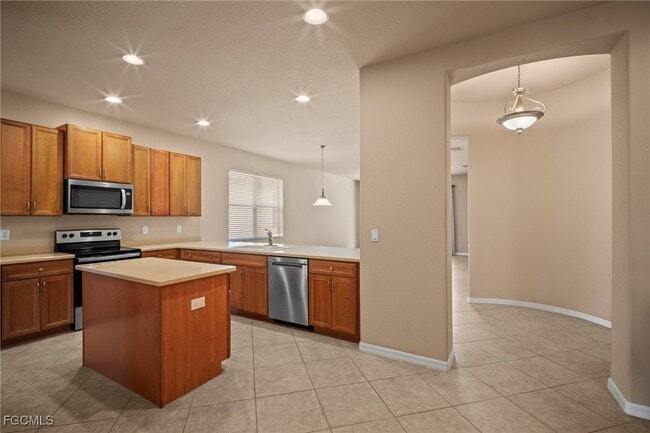 Building Photo - 12168 Country Day Cir