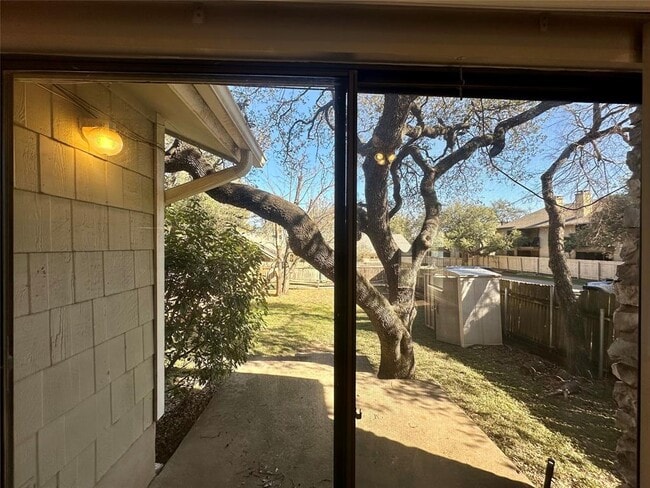 Building Photo - 3610 Greystone Dr