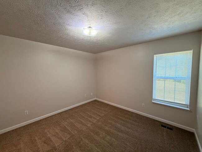 Building Photo - 406A Hazelwood Dr