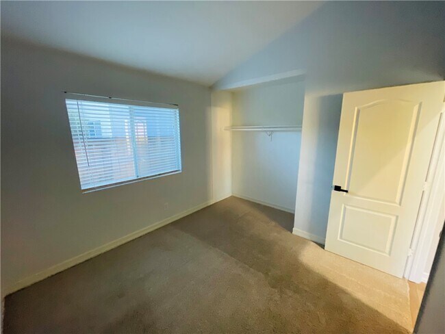 Building Photo - 28937 Biarritz Ct