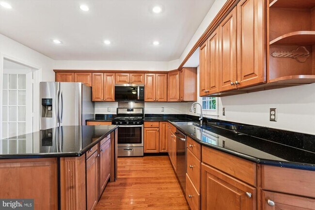Building Photo - 7213 Swansong Wy
