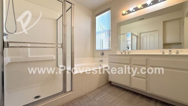 Building Photo - 13041 Walnut Way