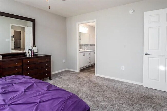 Building Photo - Gorgeous Three Bedroom in Towne Park Estates