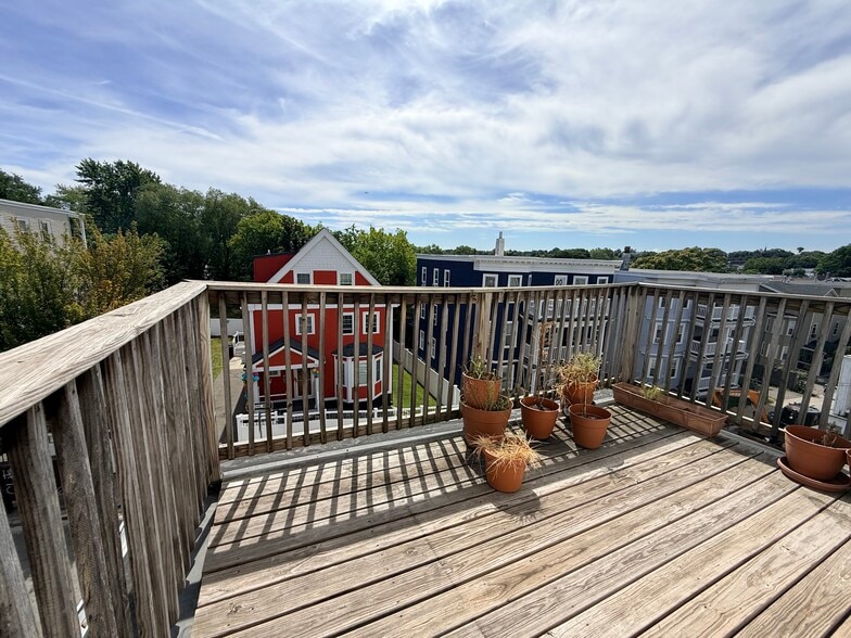 Building Photo - 132 Homes Ave