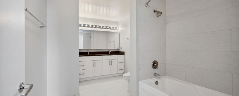 Building Photo - 538 N State St