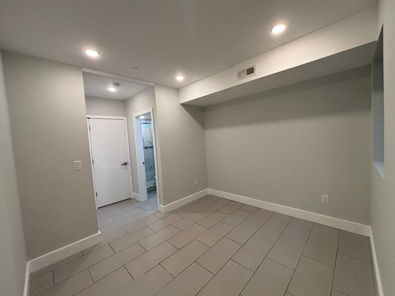 Building Photo - 2114 N Franklin St