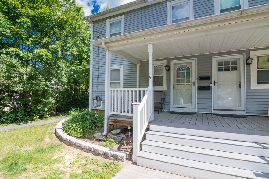 Front porch - 5 Greenwood Ct