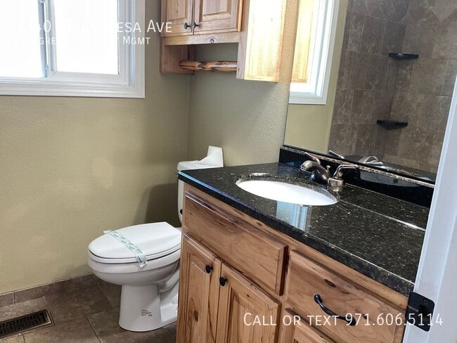 Building Photo - 1340 NE La Mesa Ave