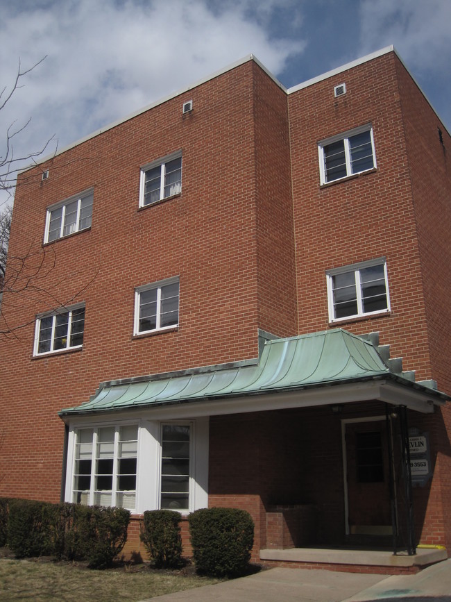 Primary Photo - 227 S Burrowes St