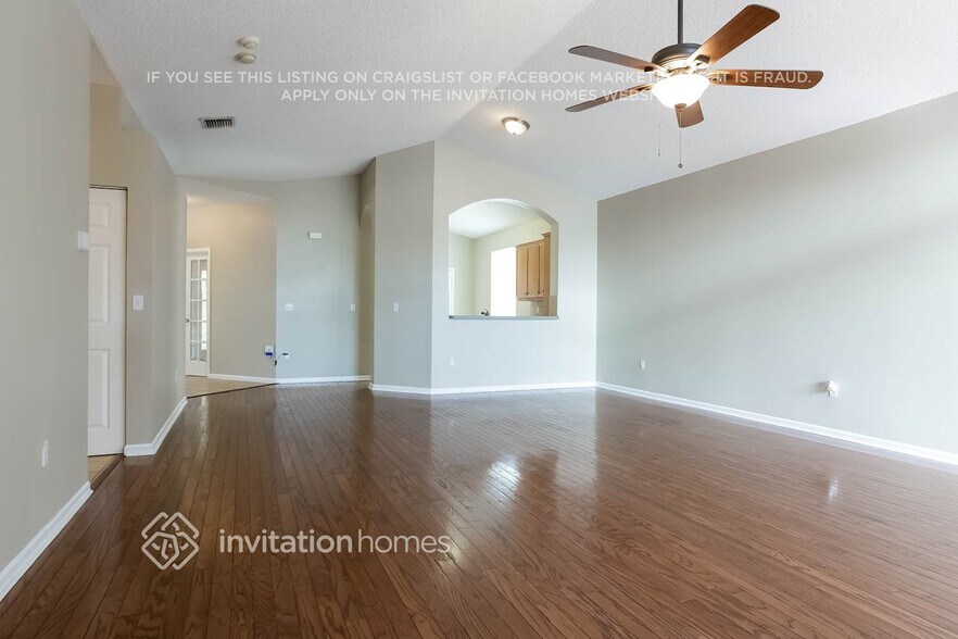 Building Photo - 6119 Oak Bluff Way